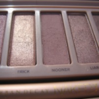 Naked 3 Palette by Urban Decay. Here: 5. Buzz, 6. Trick, 7. Nooner, 8. Liar, 9. Factory. (© skinandcolors.com)