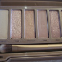 Naked 3 Palette by Urban Decay. (© skinandcolors.com)