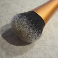 Bristles of the Expert Face Brush by Real Techniques. © skinandcolors.com